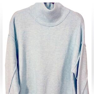 Women's Mint Green Turtleneck Sweater, Size Medium (oversized)